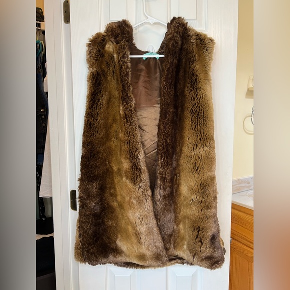 Hooded Faux Fur Vest (Burning Man Ready!) - Picture 5 of 11